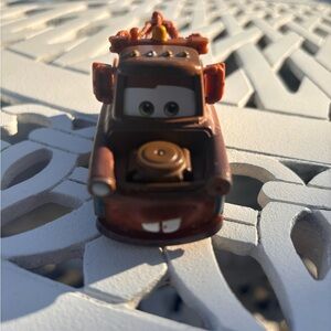 Disney Pixar Cars 2 Race Team Mater Tow Truck V2798 Die Cast Mattel 3.5"